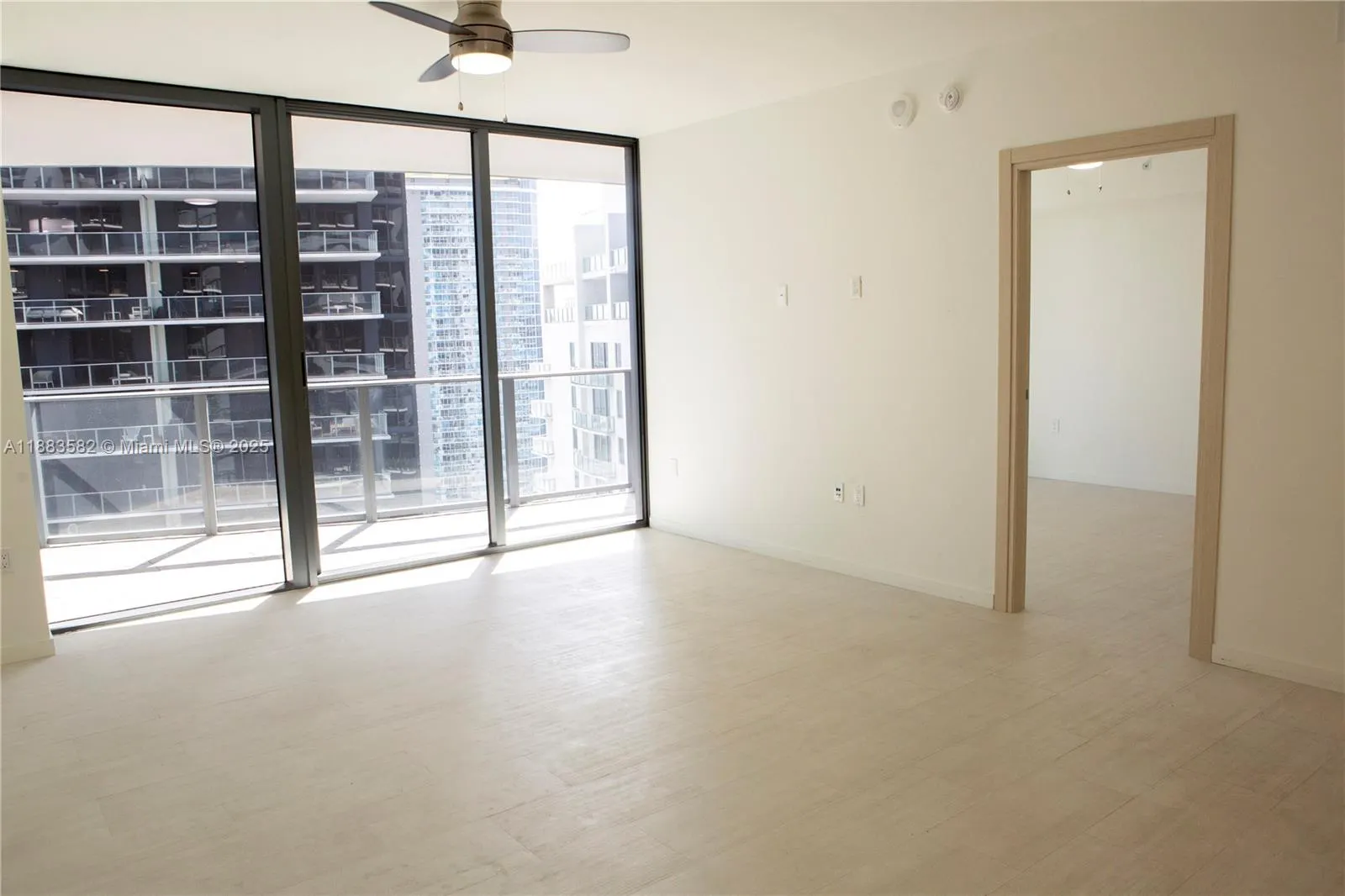 1000 Brickell Plz, #3507
