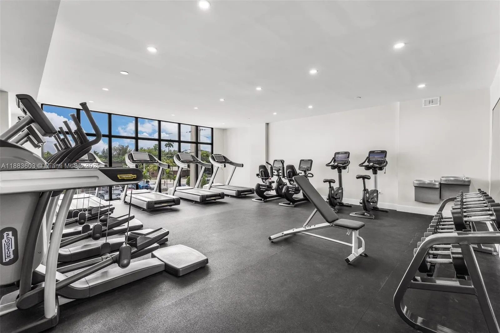 1 Curtiss Pkwy, #326