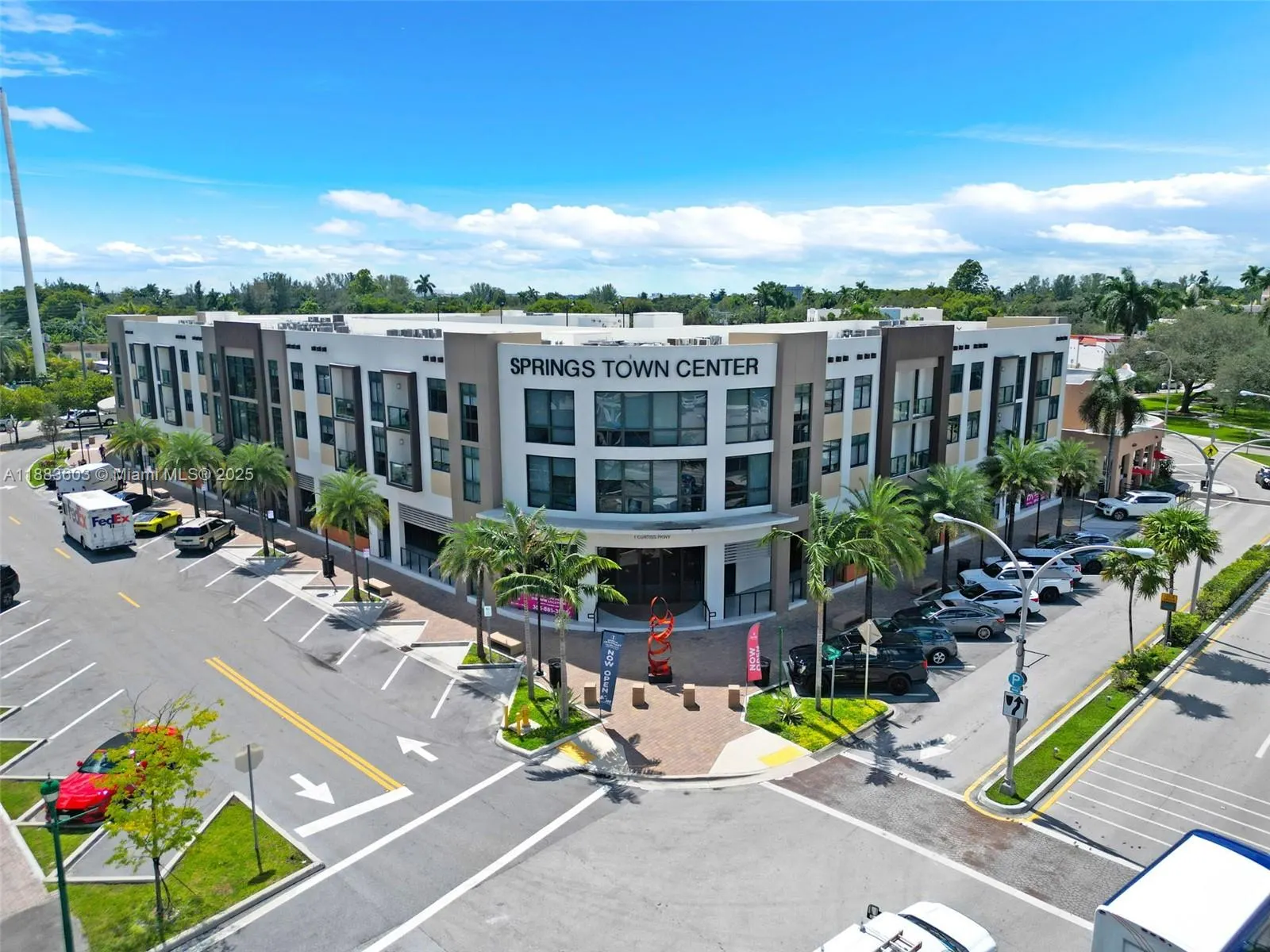 1 Curtiss Pkwy, #326