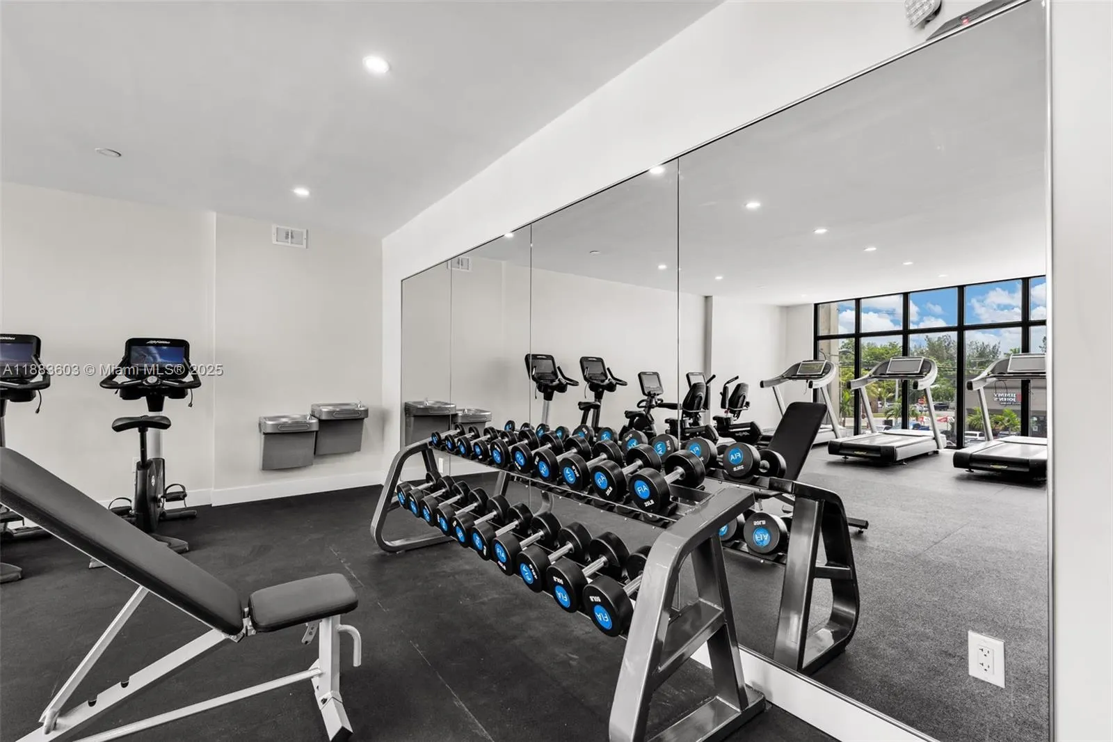 1 Curtiss Pkwy, #326