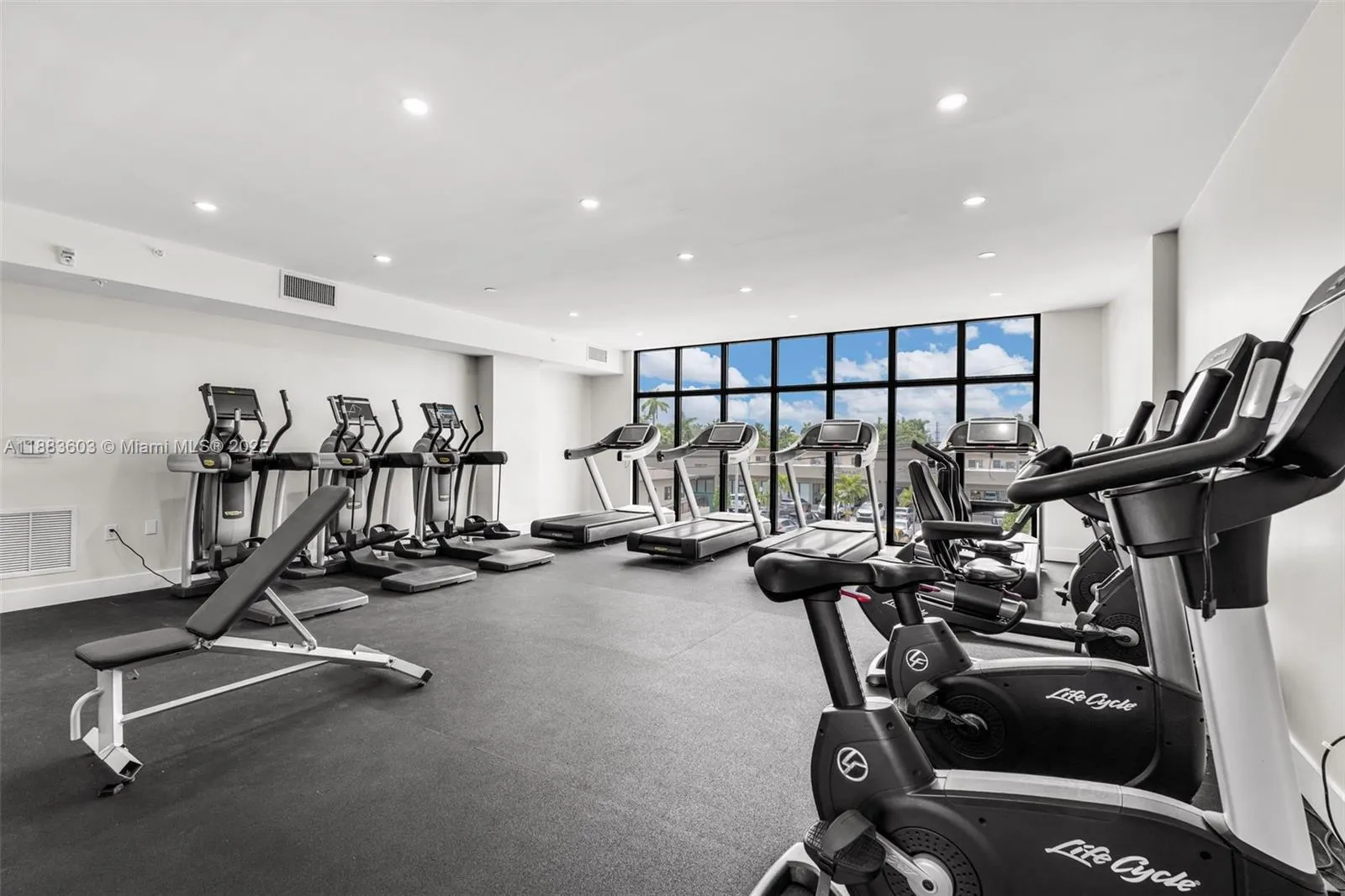 1 Curtiss Pkwy, #326