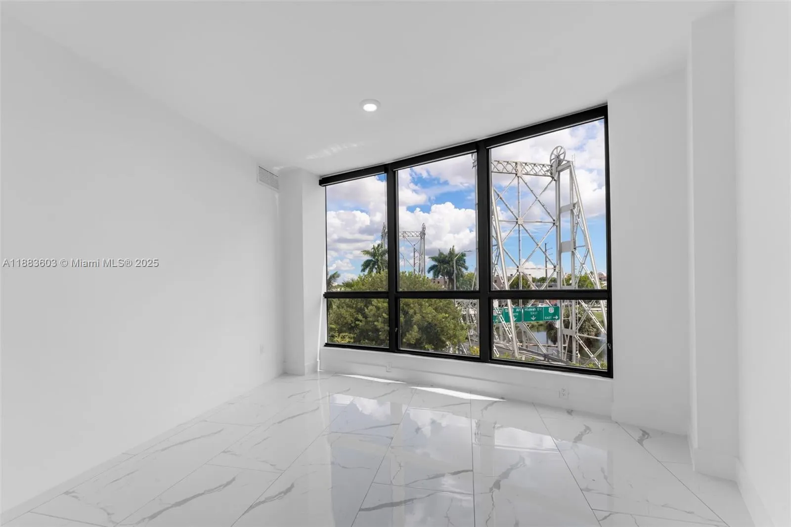 1 Curtiss Pkwy, #326