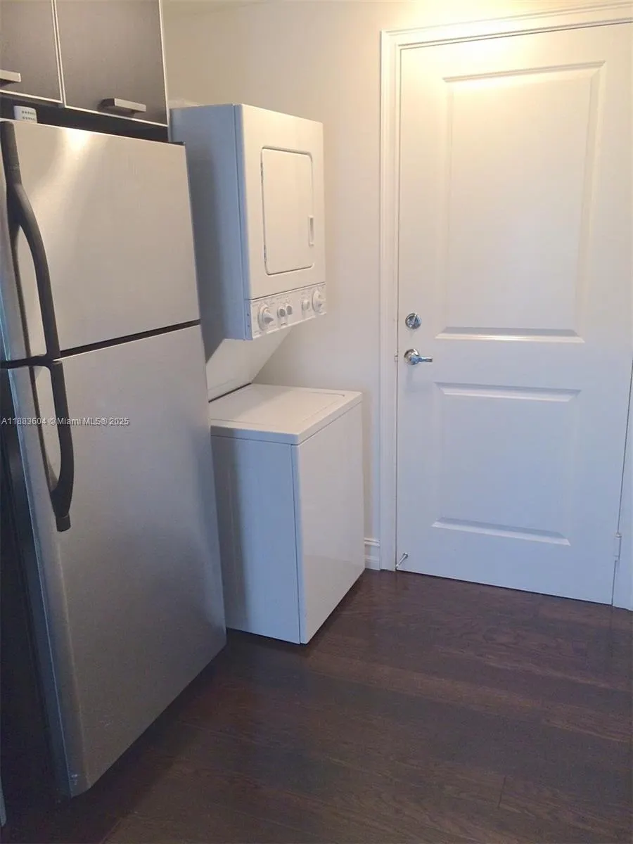621 11th St, #102