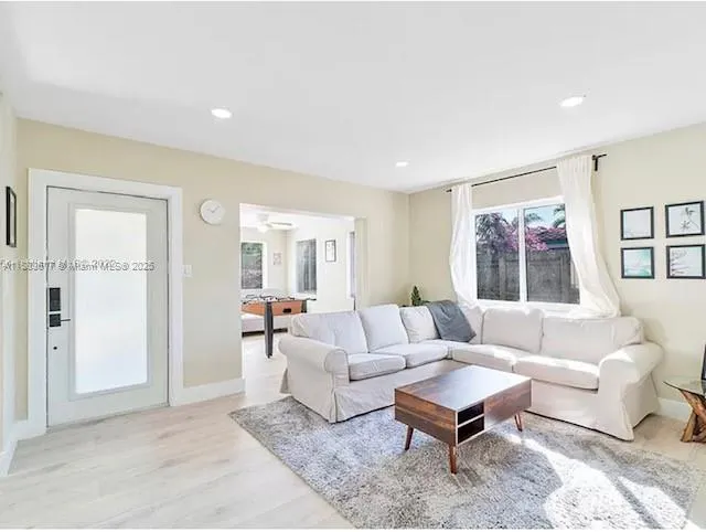 1345 NE 14th Ave