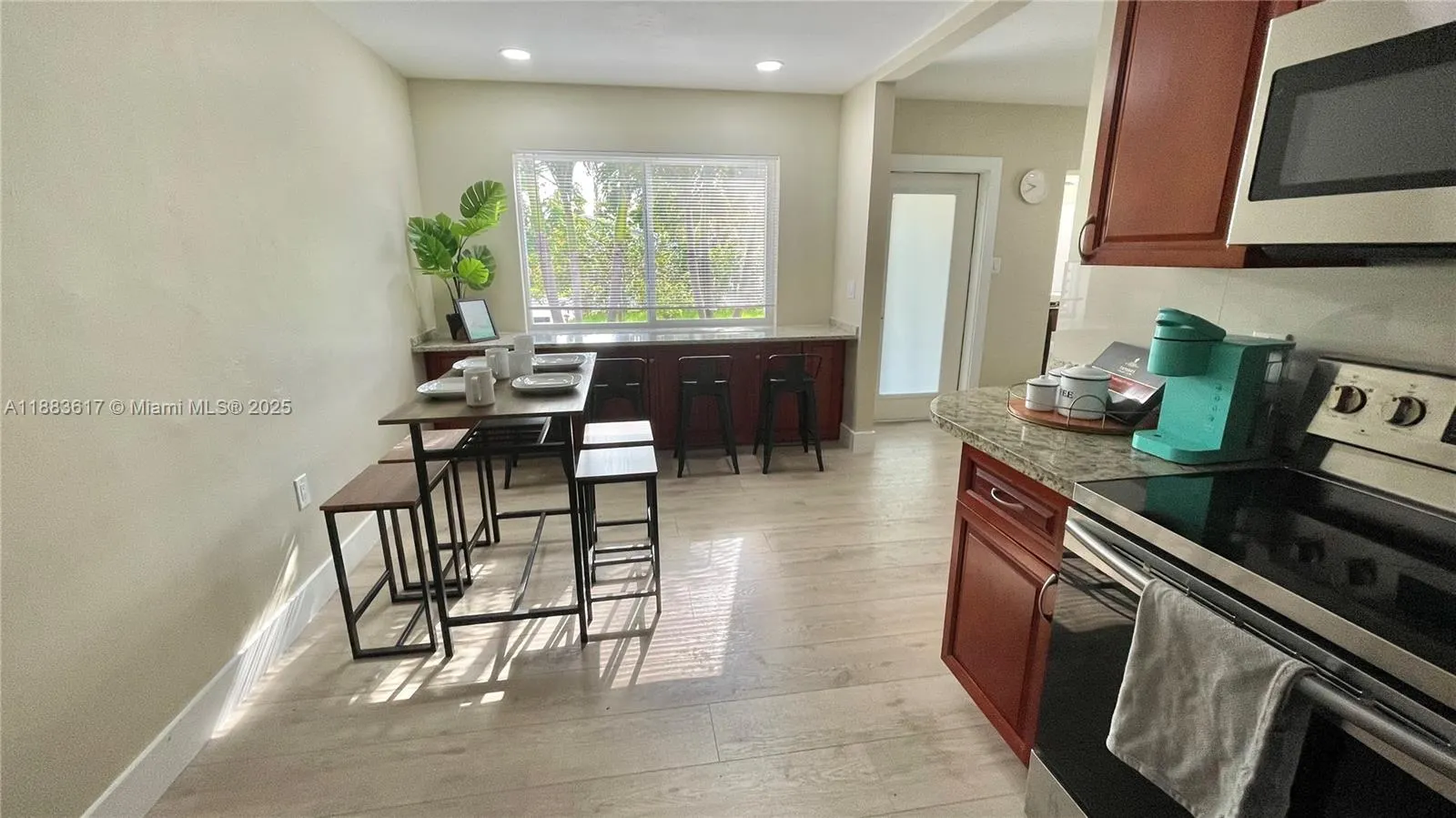 1345 NE 14th Ave