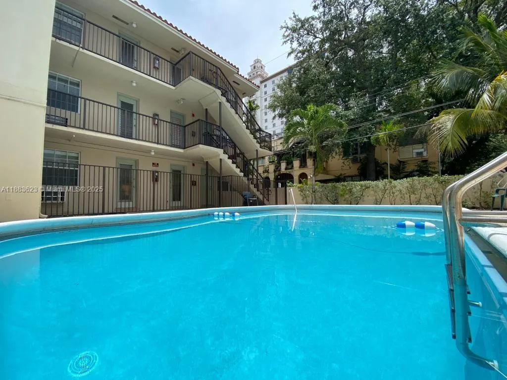 318 MAJORCA AVE, #203