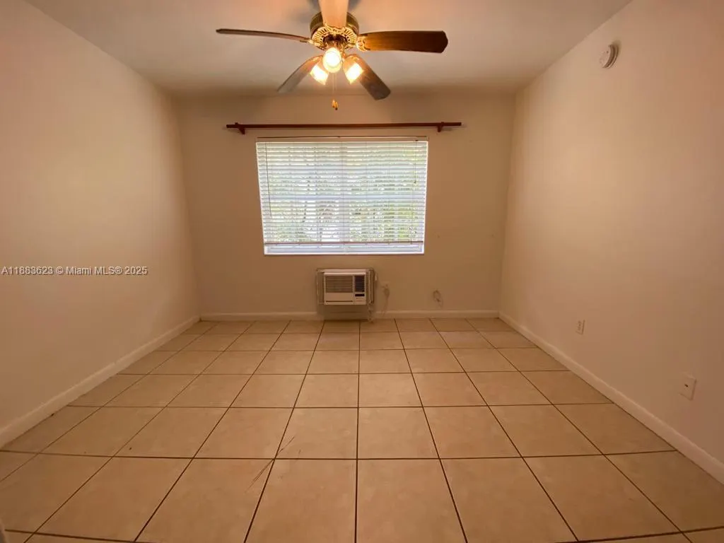 318 MAJORCA AVE, #203