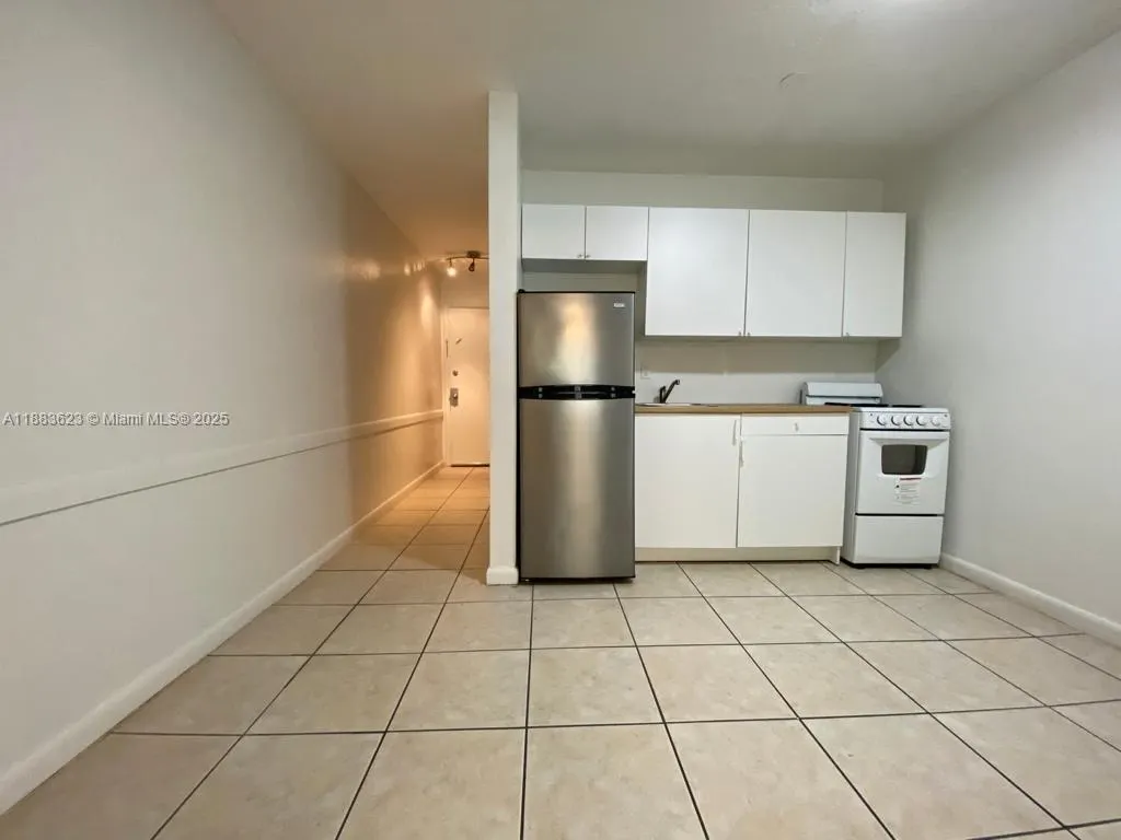 318 MAJORCA AVE, #203