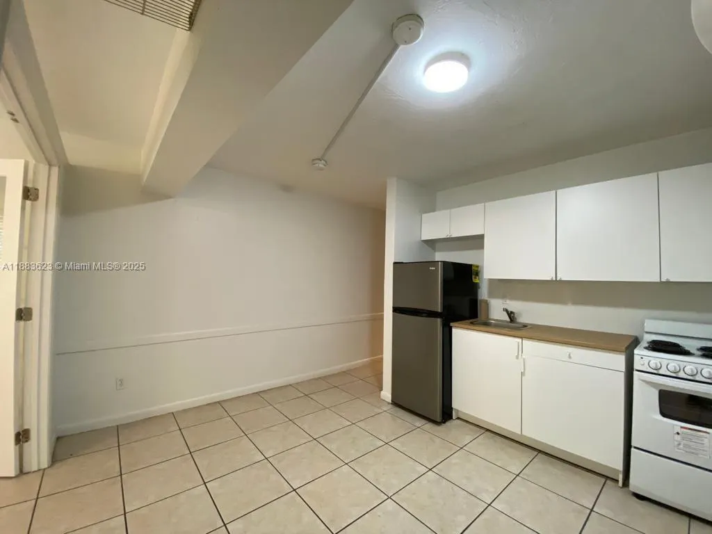 318 MAJORCA AVE, #203