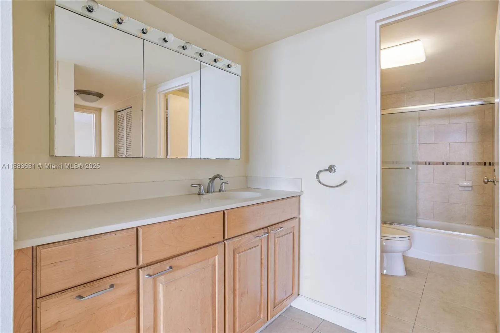 2333 Brickell Ave, #1207