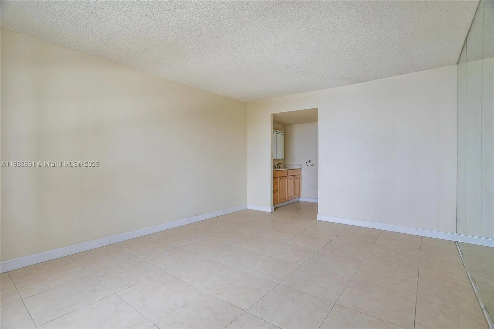 2333 Brickell Ave, #1207