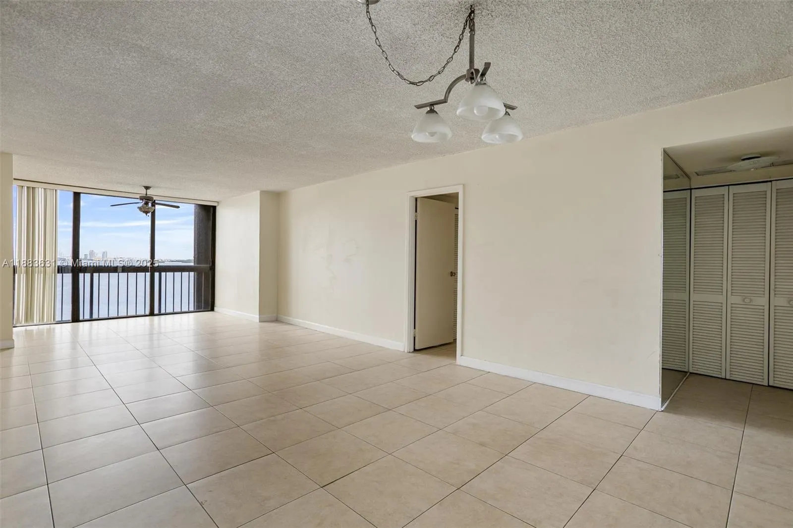 2333 Brickell Ave, #1207