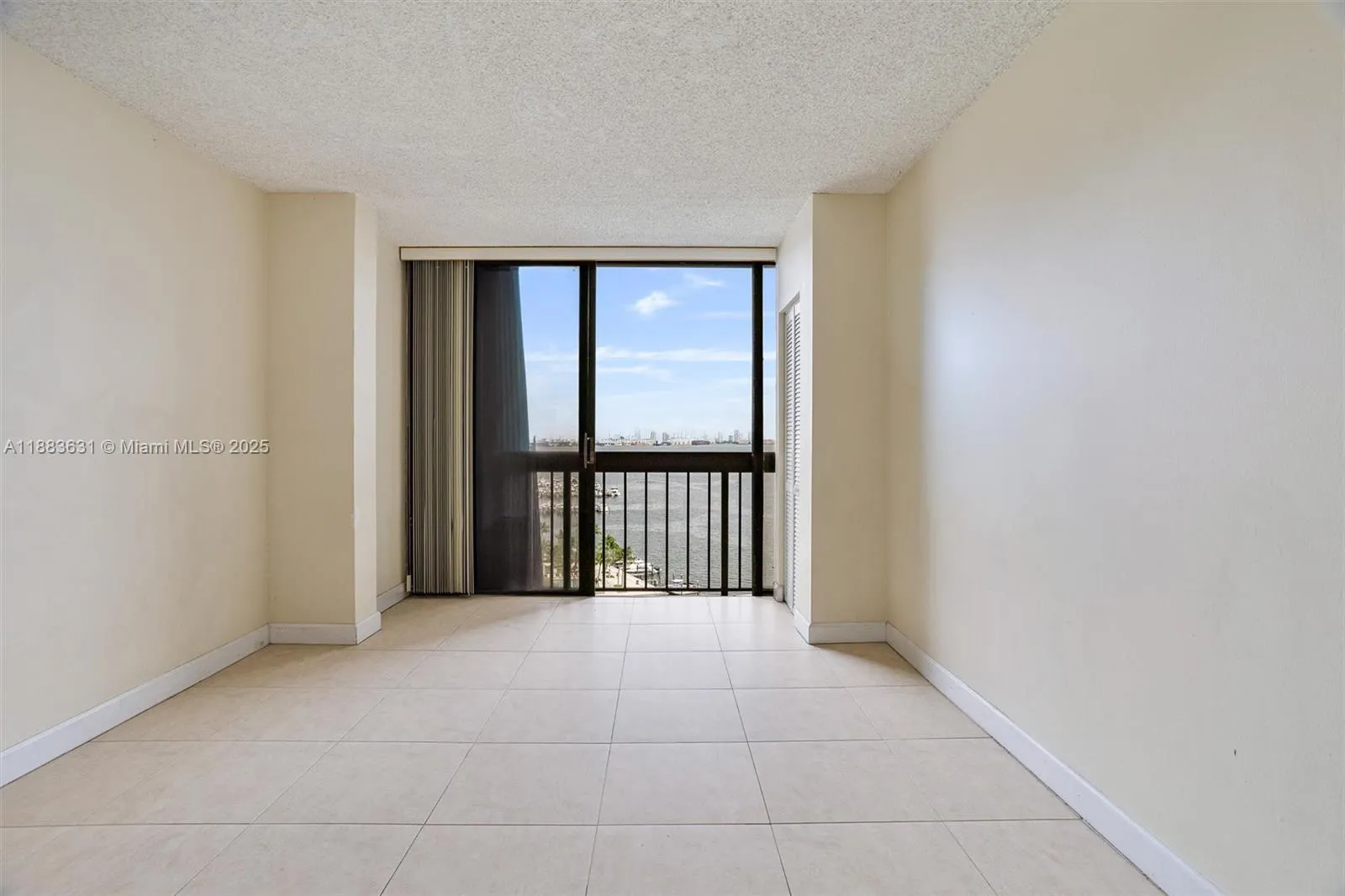 2333 Brickell Ave, #1207