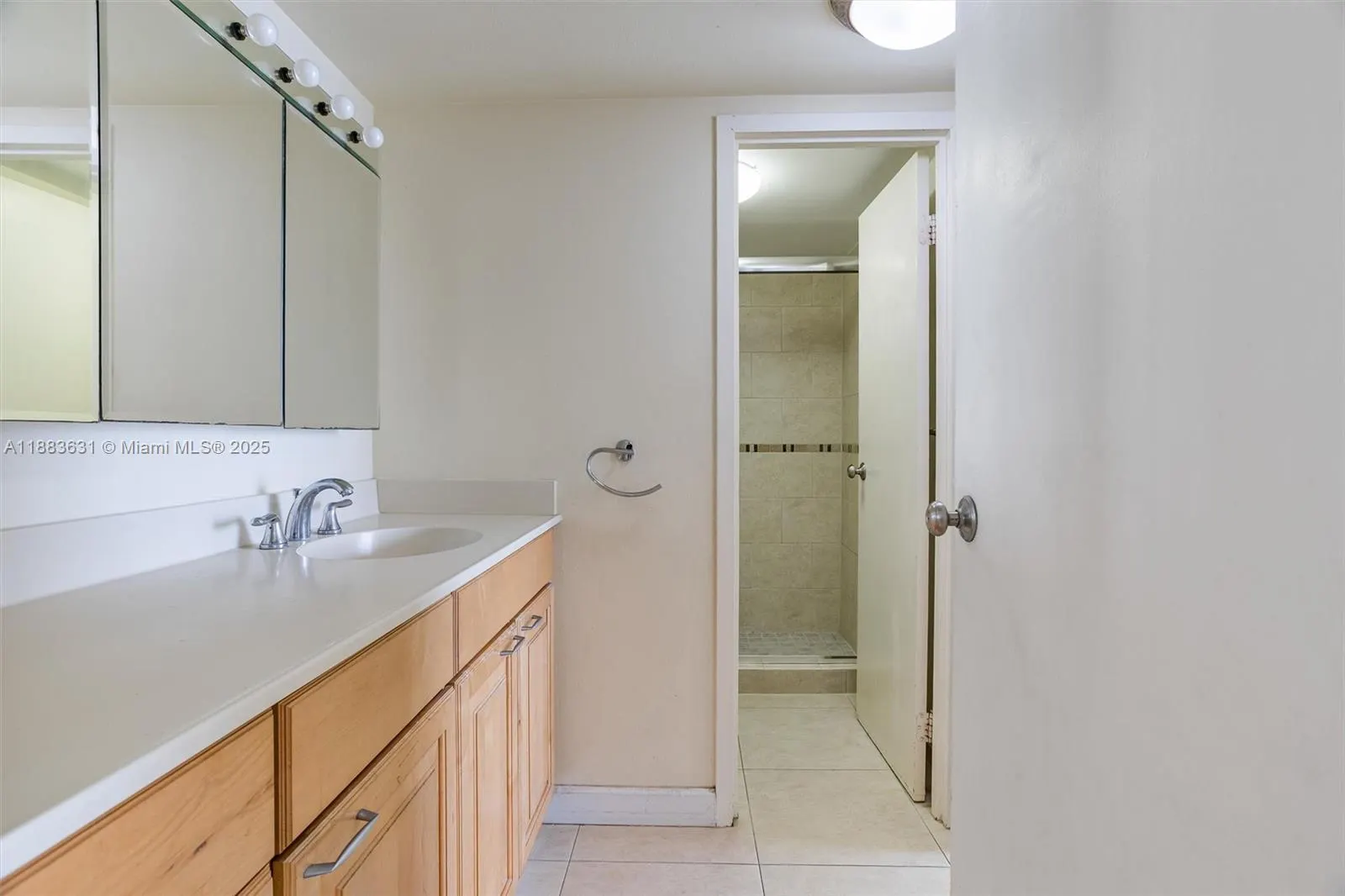 2333 Brickell Ave, #1207