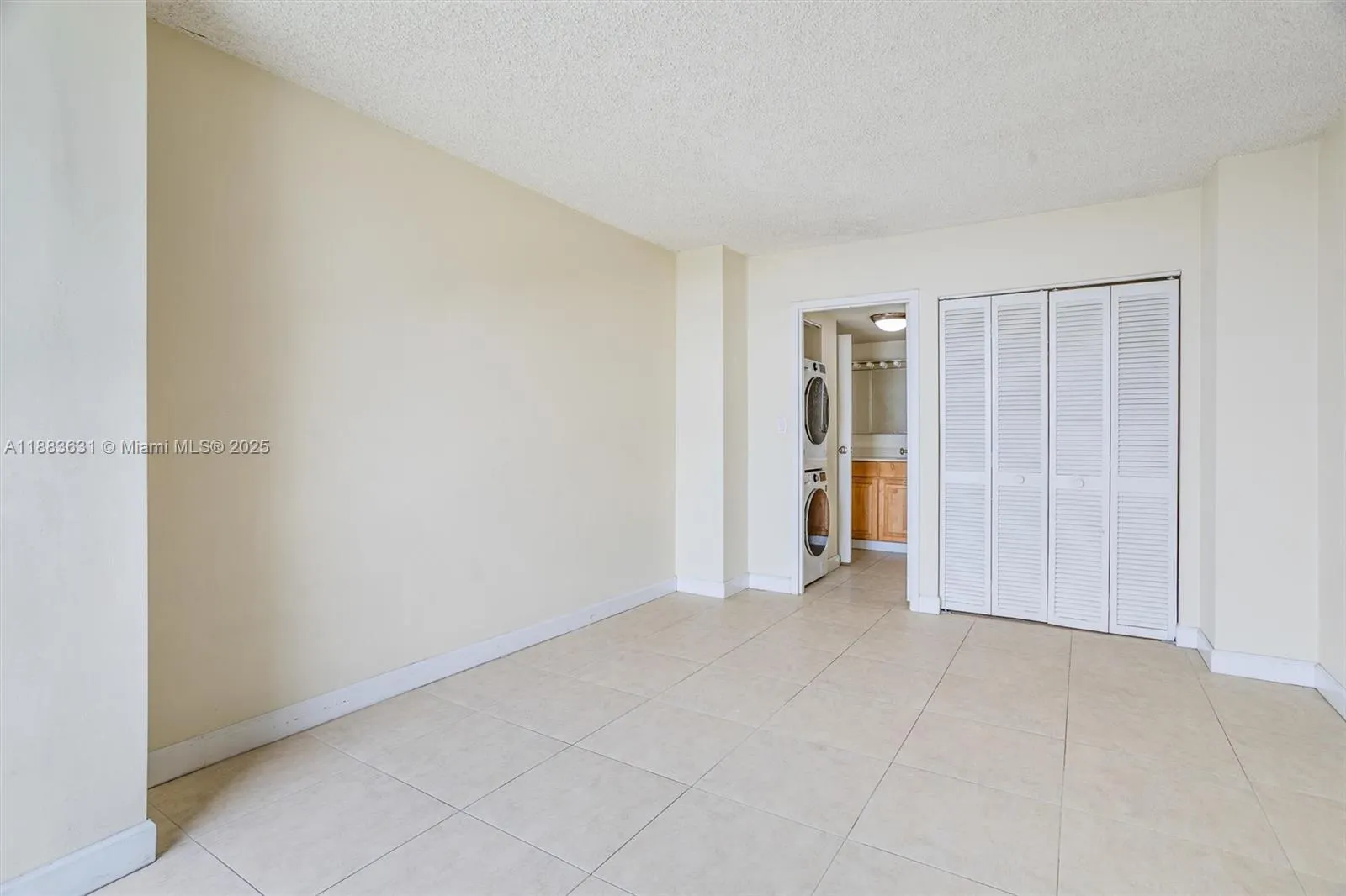 2333 Brickell Ave, #1207