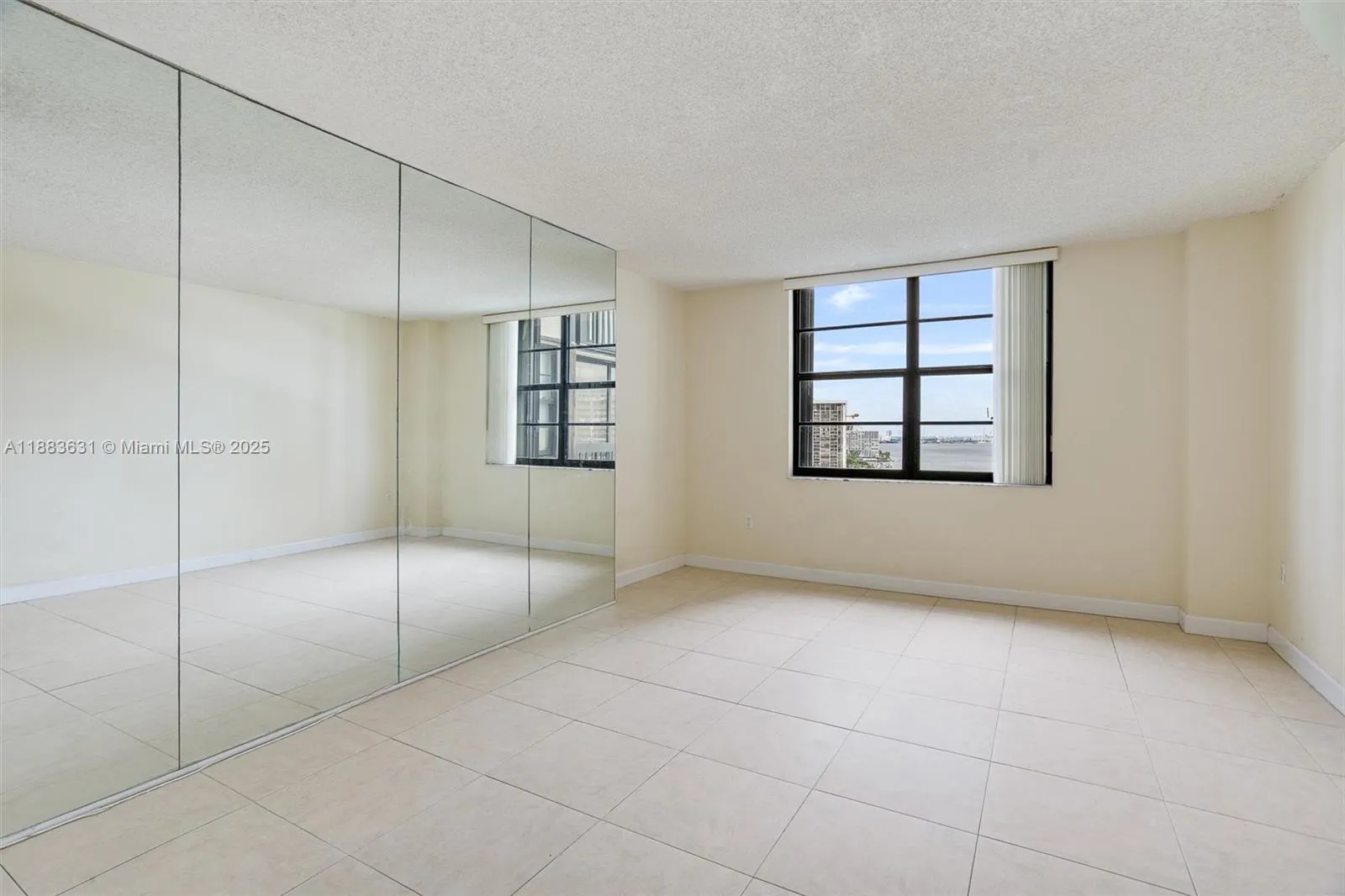 2333 Brickell Ave, #1207