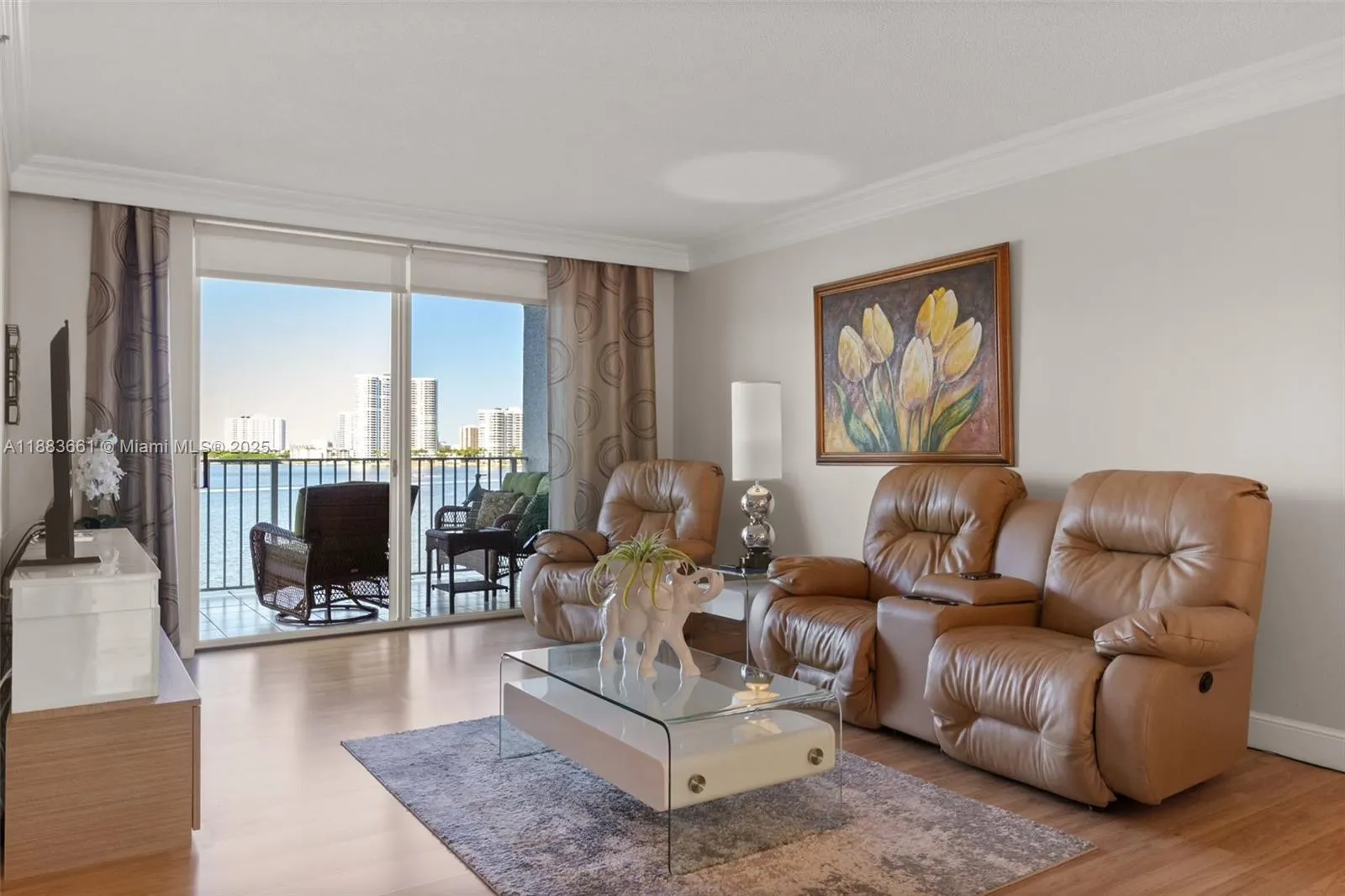 18260 N Bay Rd, #516