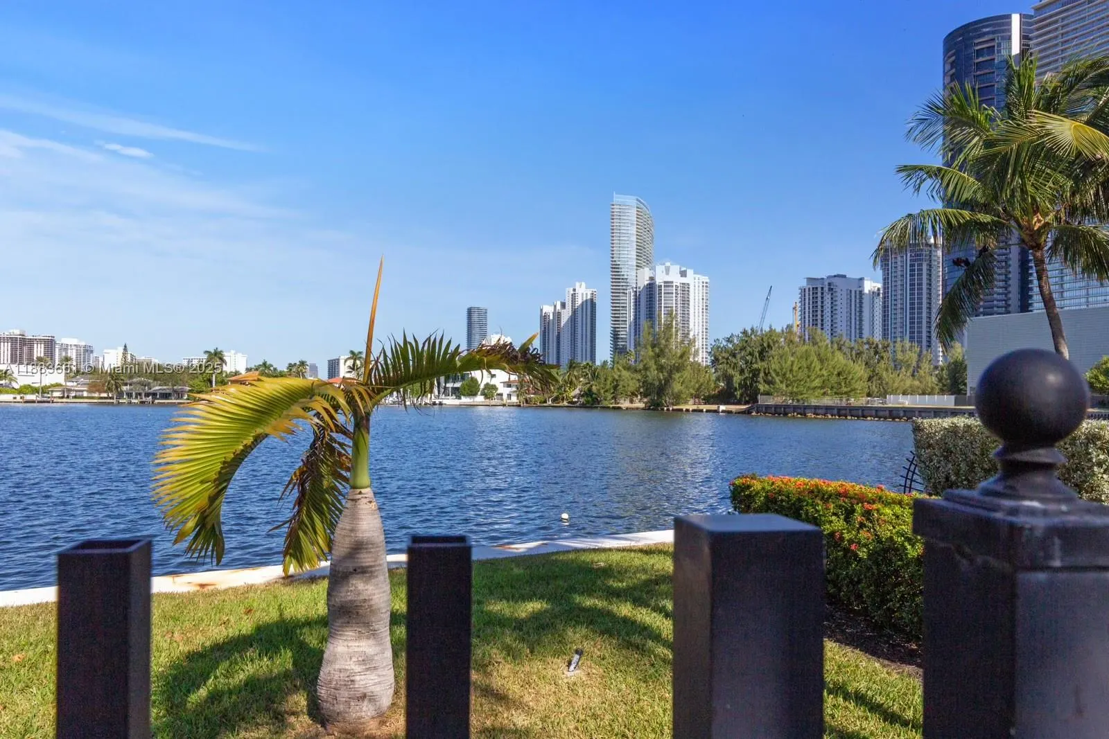 18260 N Bay Rd, #516
