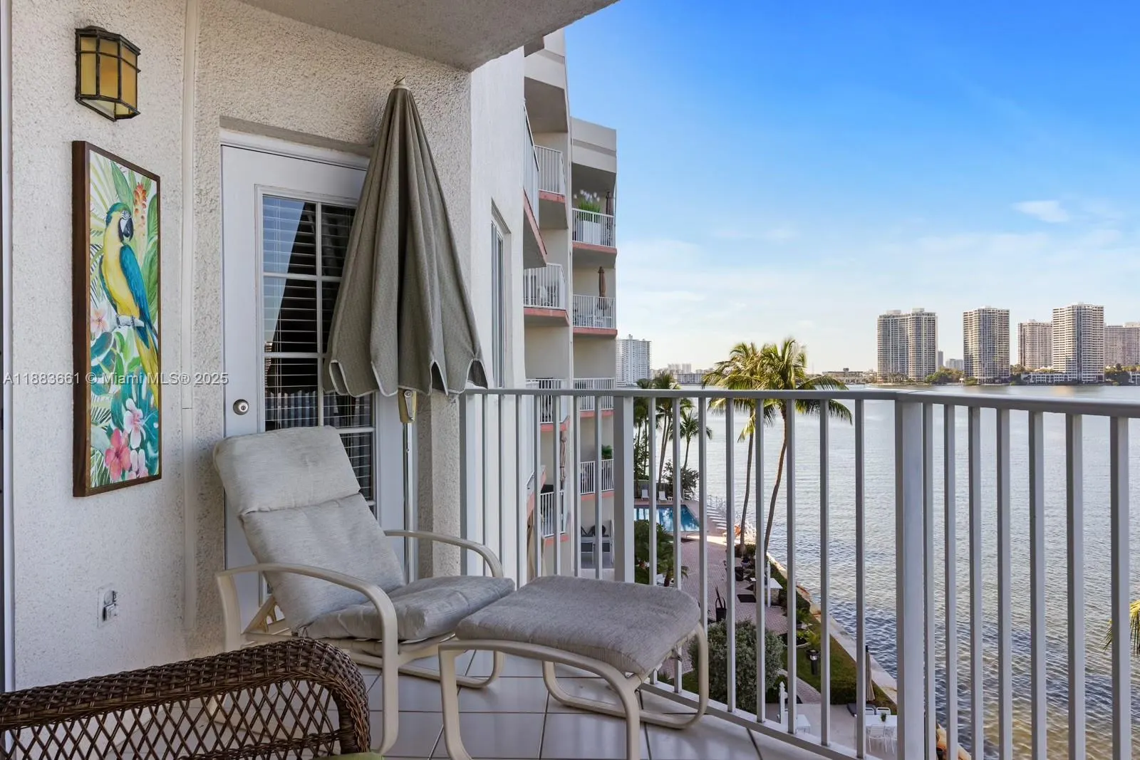 18260 N Bay Rd, #516