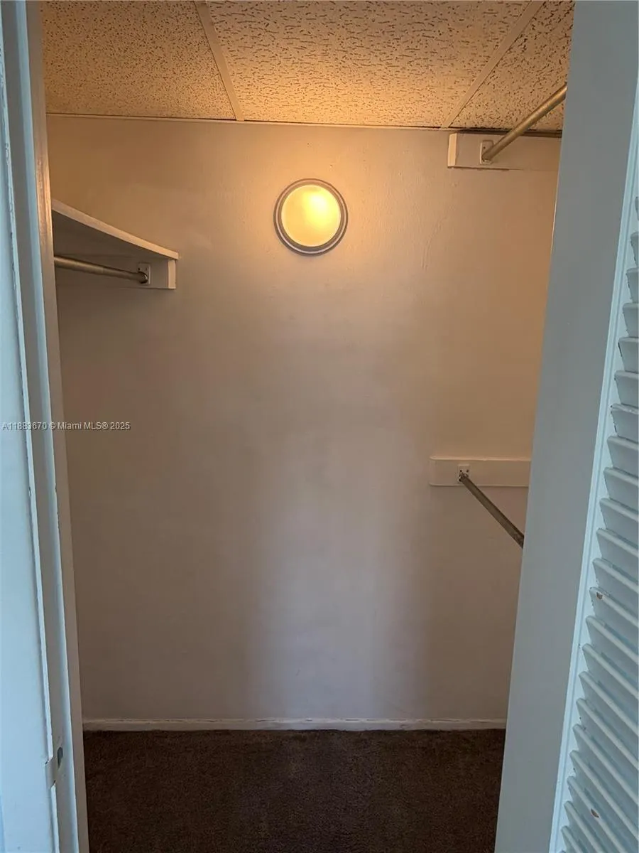 1985 S Ocean Dr, #8L