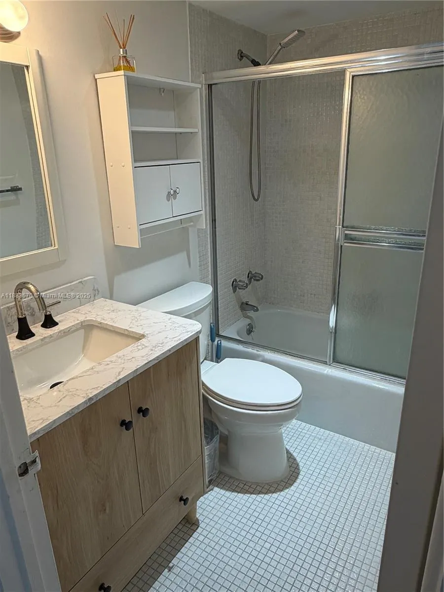 1985 S Ocean Dr, #8L
