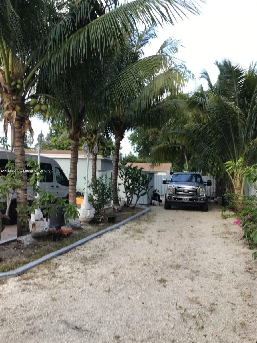 1860 NW 45th St