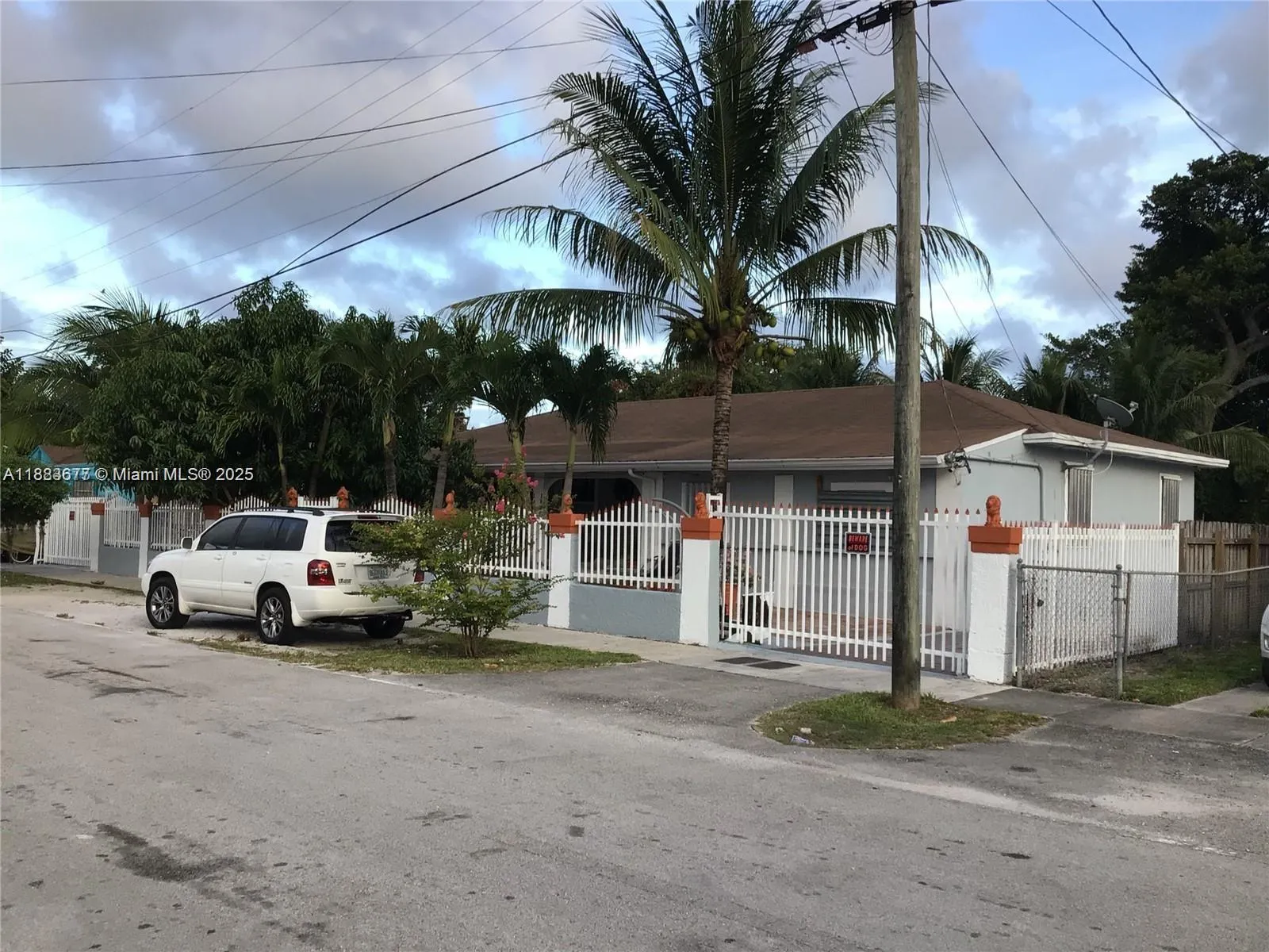1860 NW 45th St