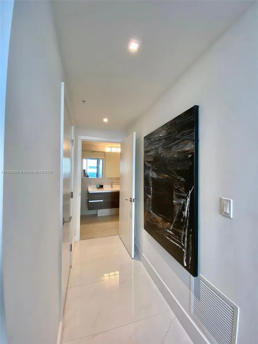 301 Altara Ave, #805