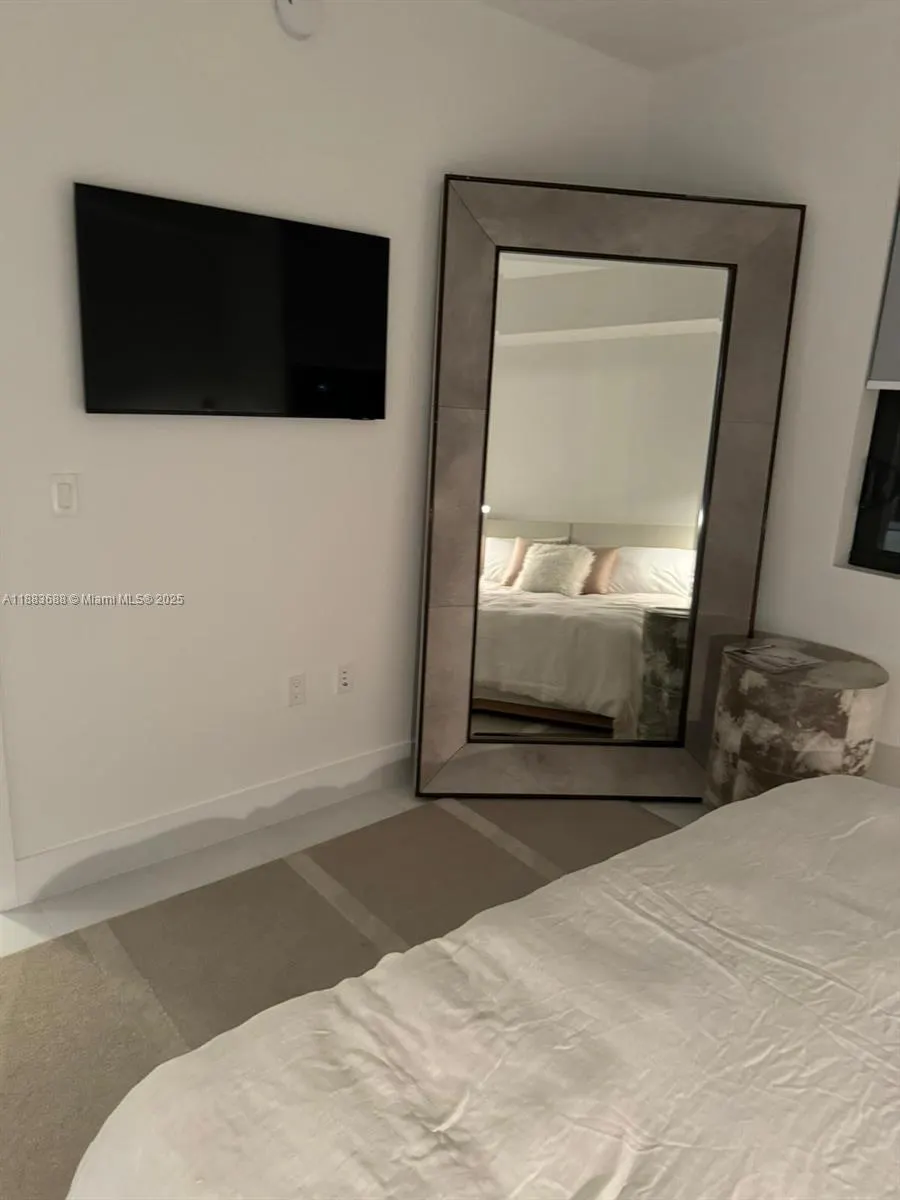 301 Altara Ave, #805