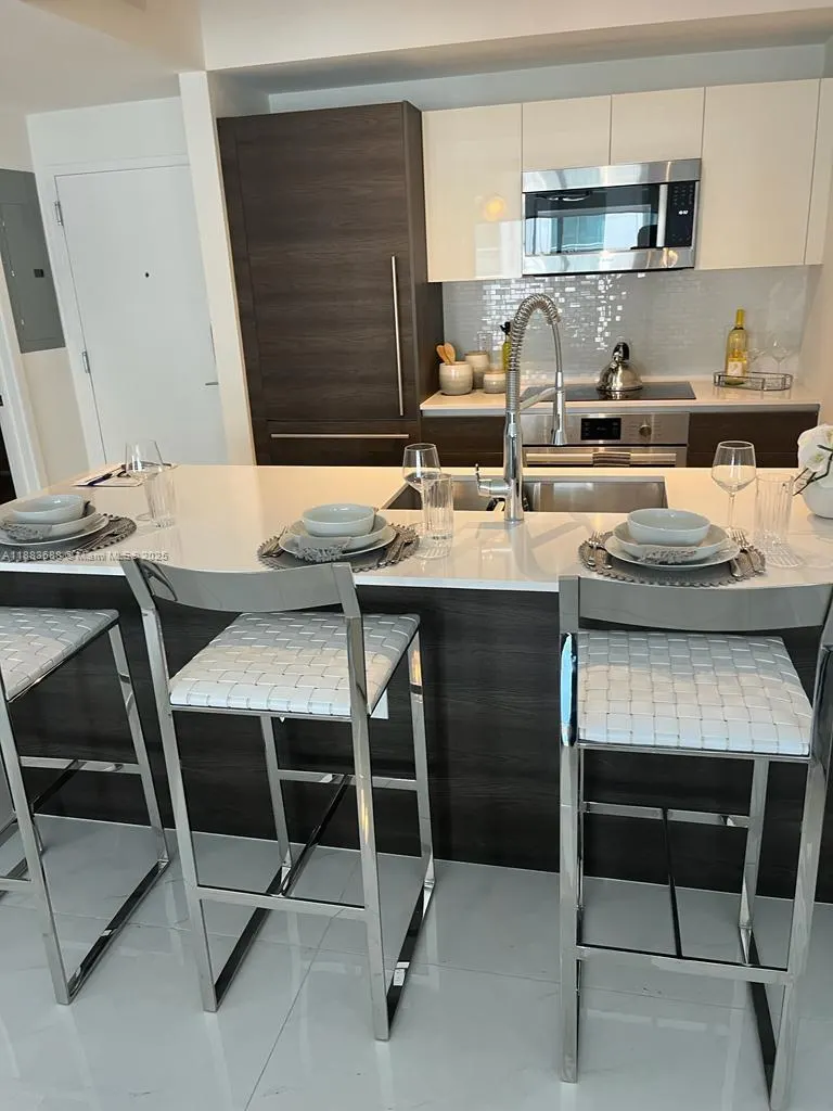 301 Altara Ave, #805