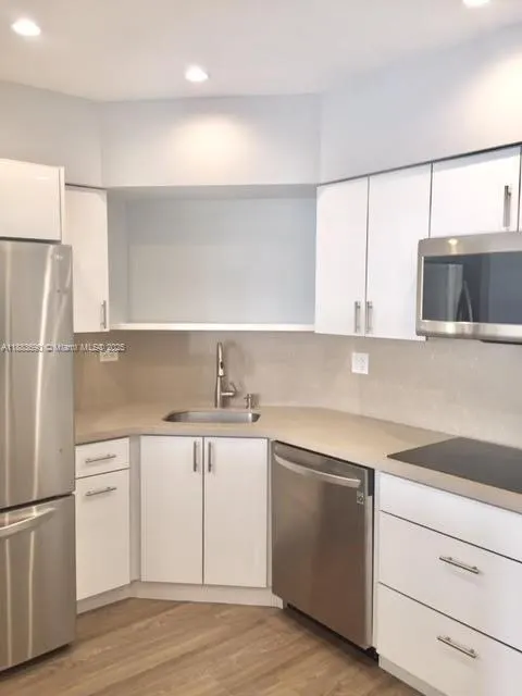 1408 Brickell Bay Dr, #307