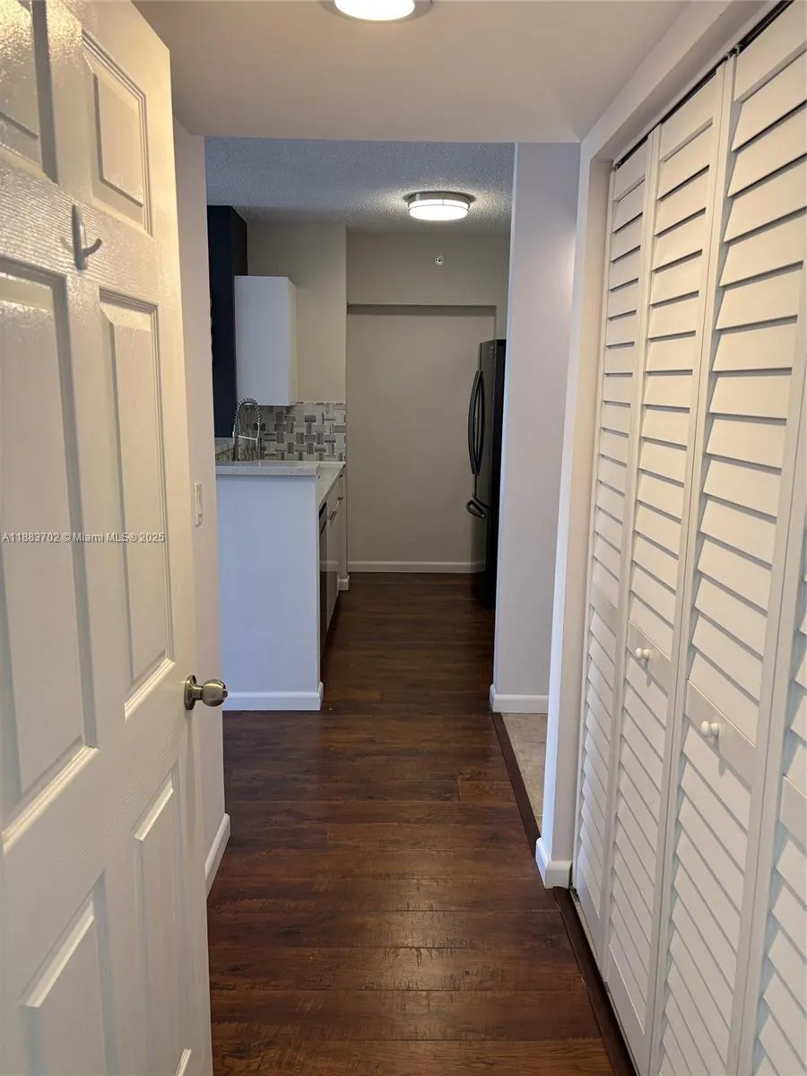 1900 Van Buren St, #320B