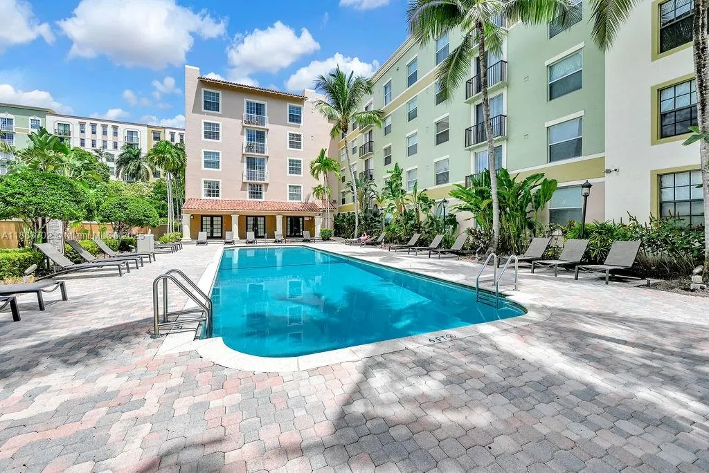 1900 Van Buren St, #320B