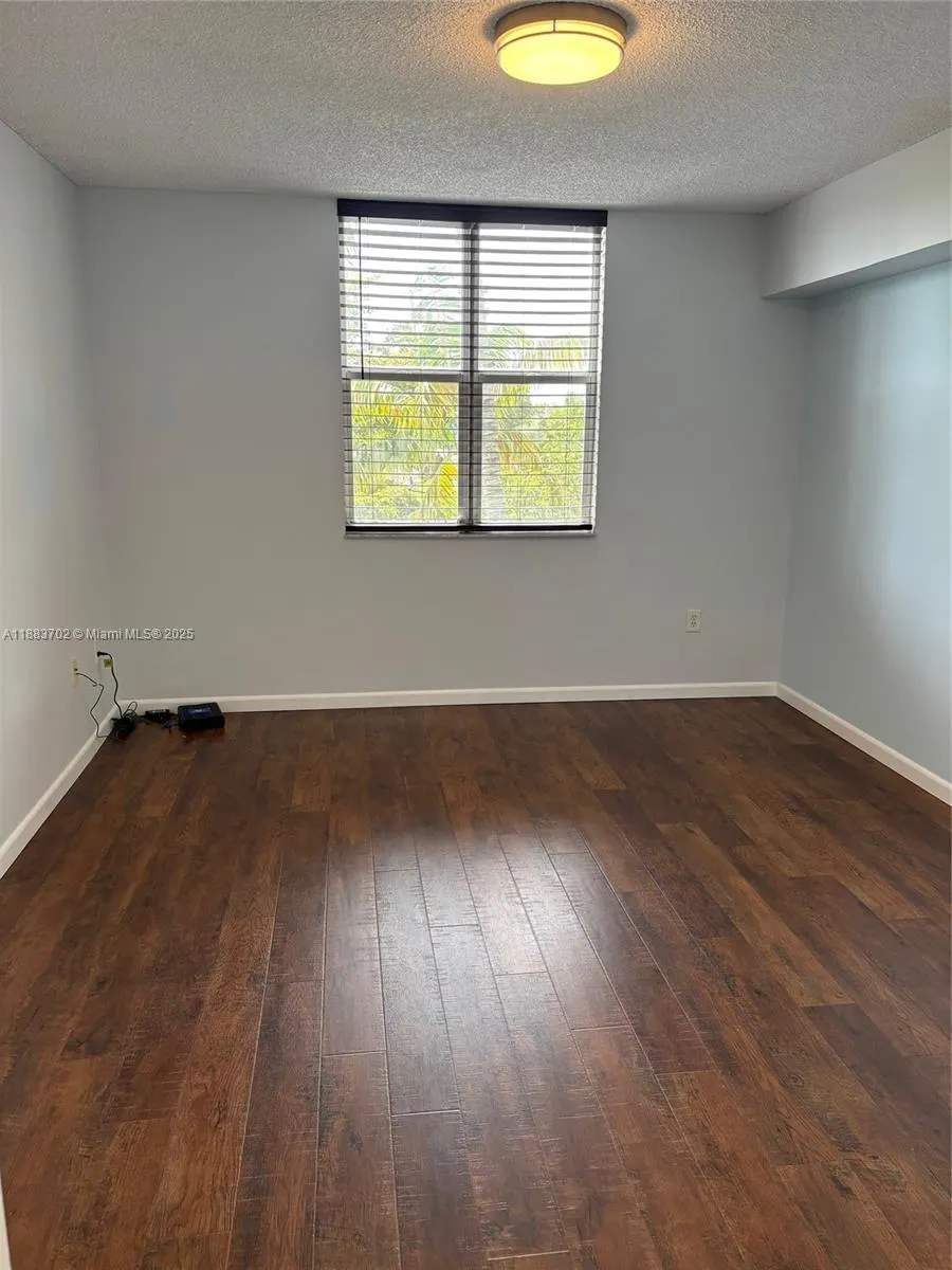 1900 Van Buren St, #320B