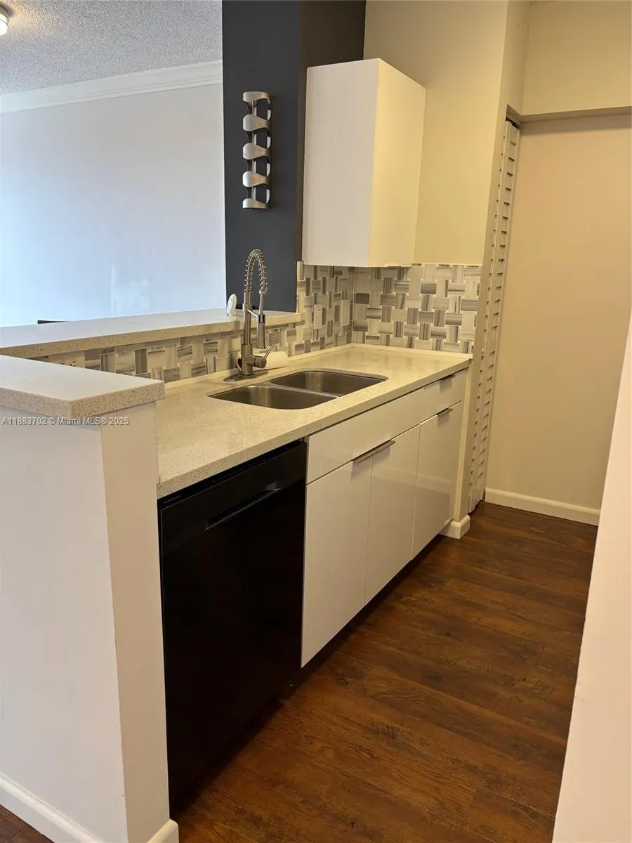 1900 Van Buren St, #320B