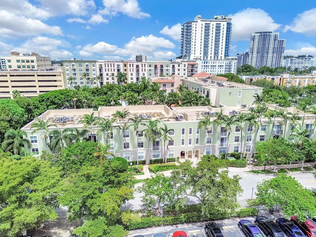 1900 Van Buren St, #320B