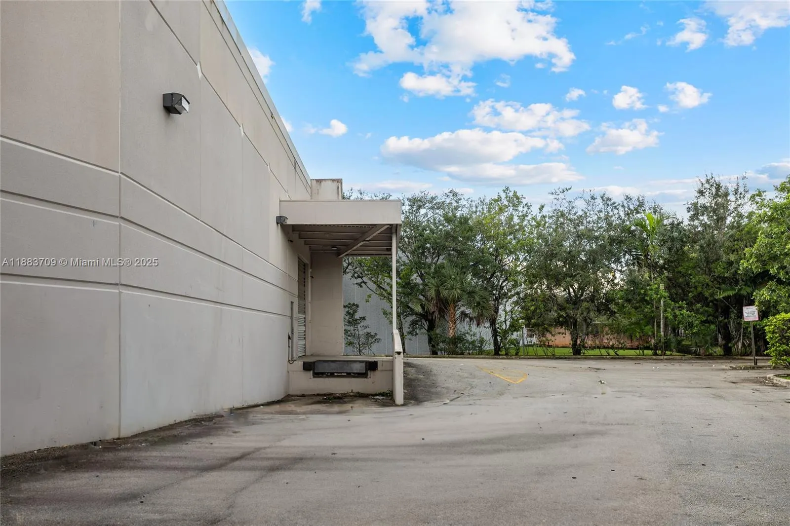10380 NW 53rd St