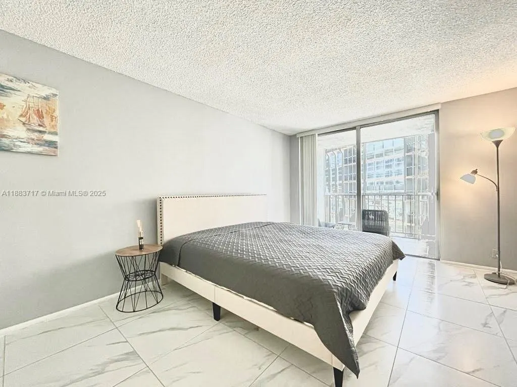 601 Three Islands Blvd, #314