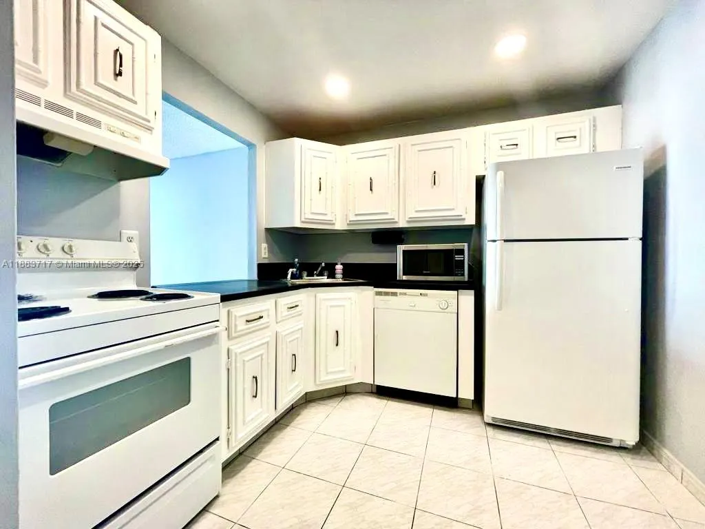601 Three Islands Blvd, #314