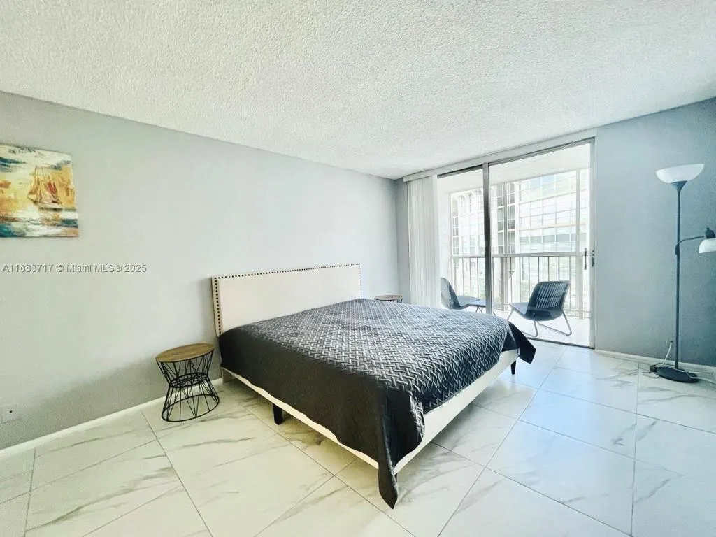 601 Three Islands Blvd, #314
