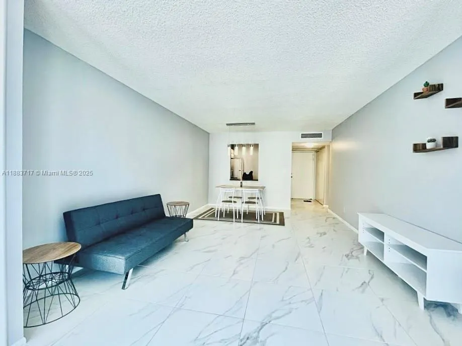 601 Three Islands Blvd, #314