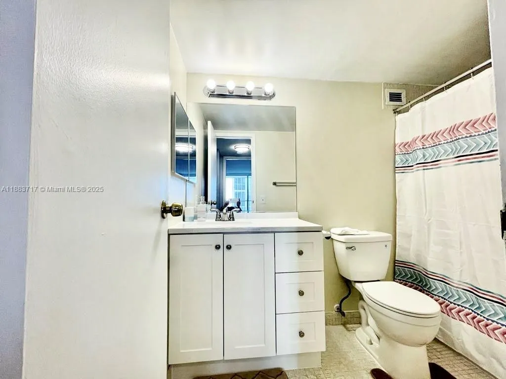 601 Three Islands Blvd, #314