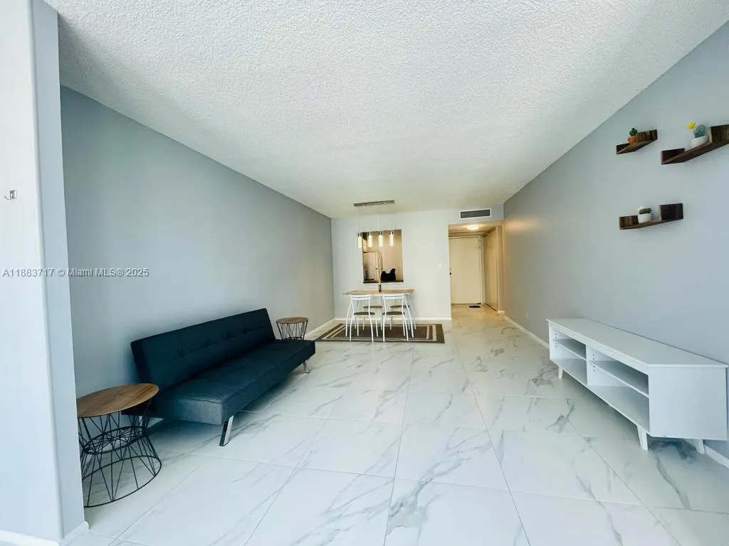 601 Three Islands Blvd, #314
