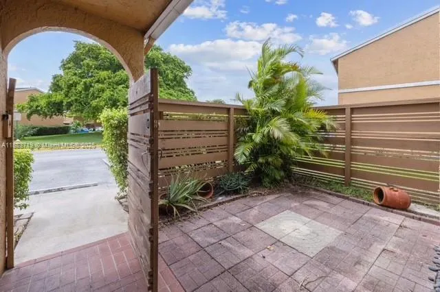 8101 NW 71st Ct