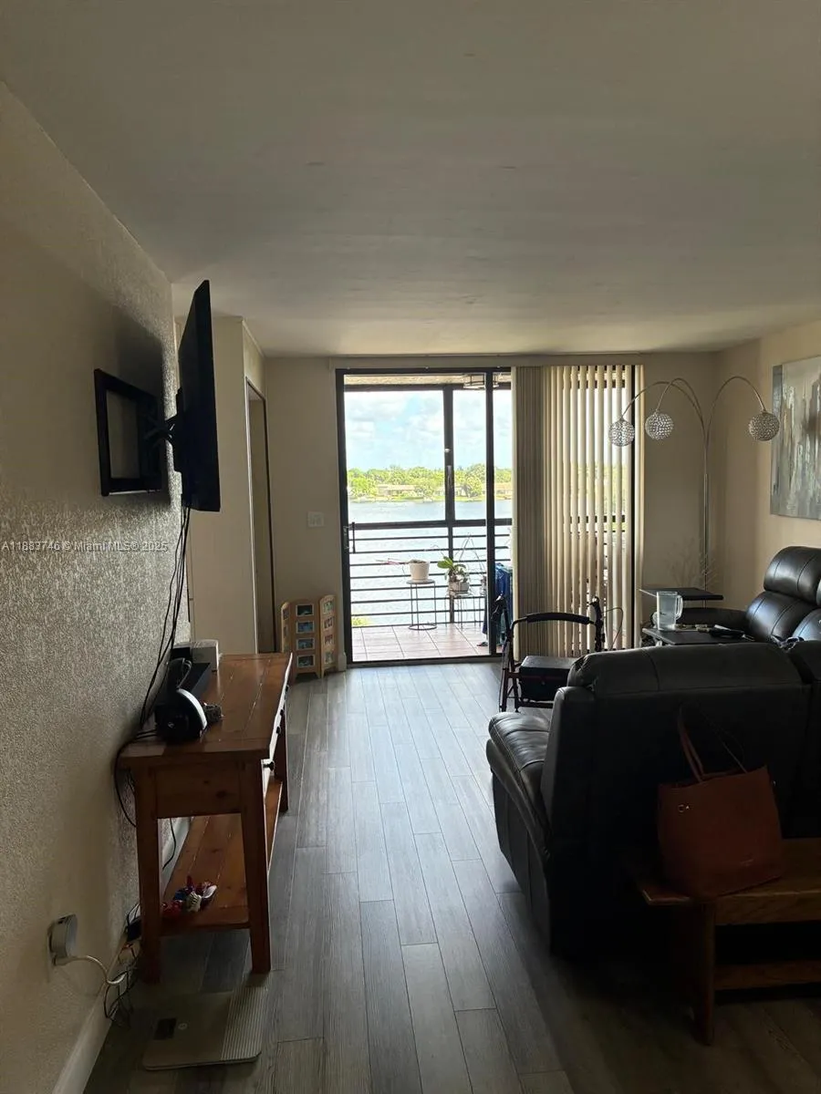 1100 Colony Point Cir, #504