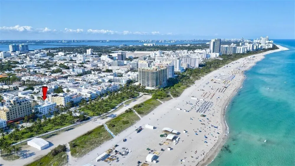 1390 Ocean Dr, #202