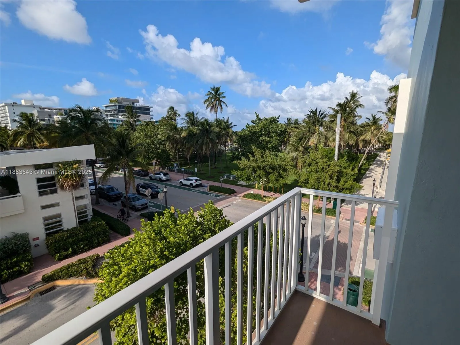 158 Ocean Dr, #406