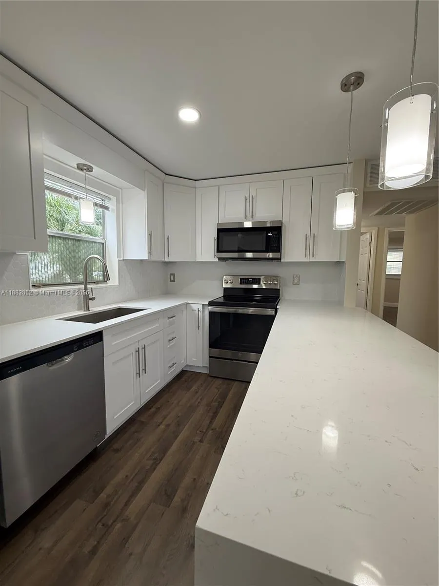 641 N Flanders  N, #641