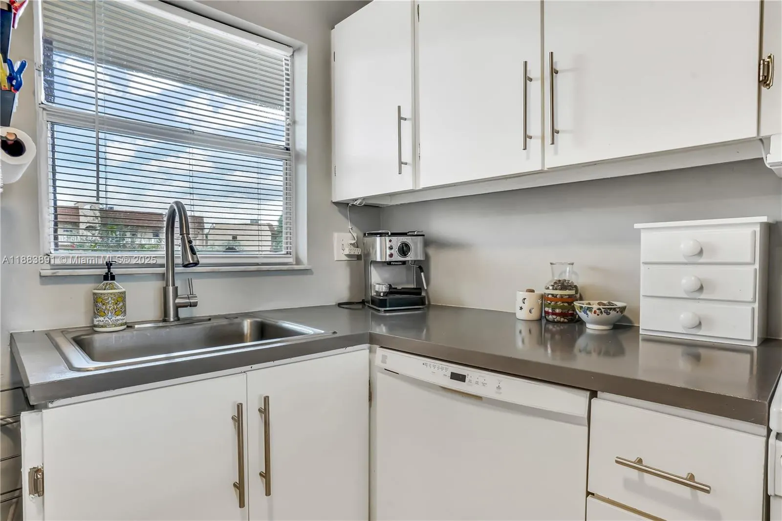2741 N Pine Island Rd, #208