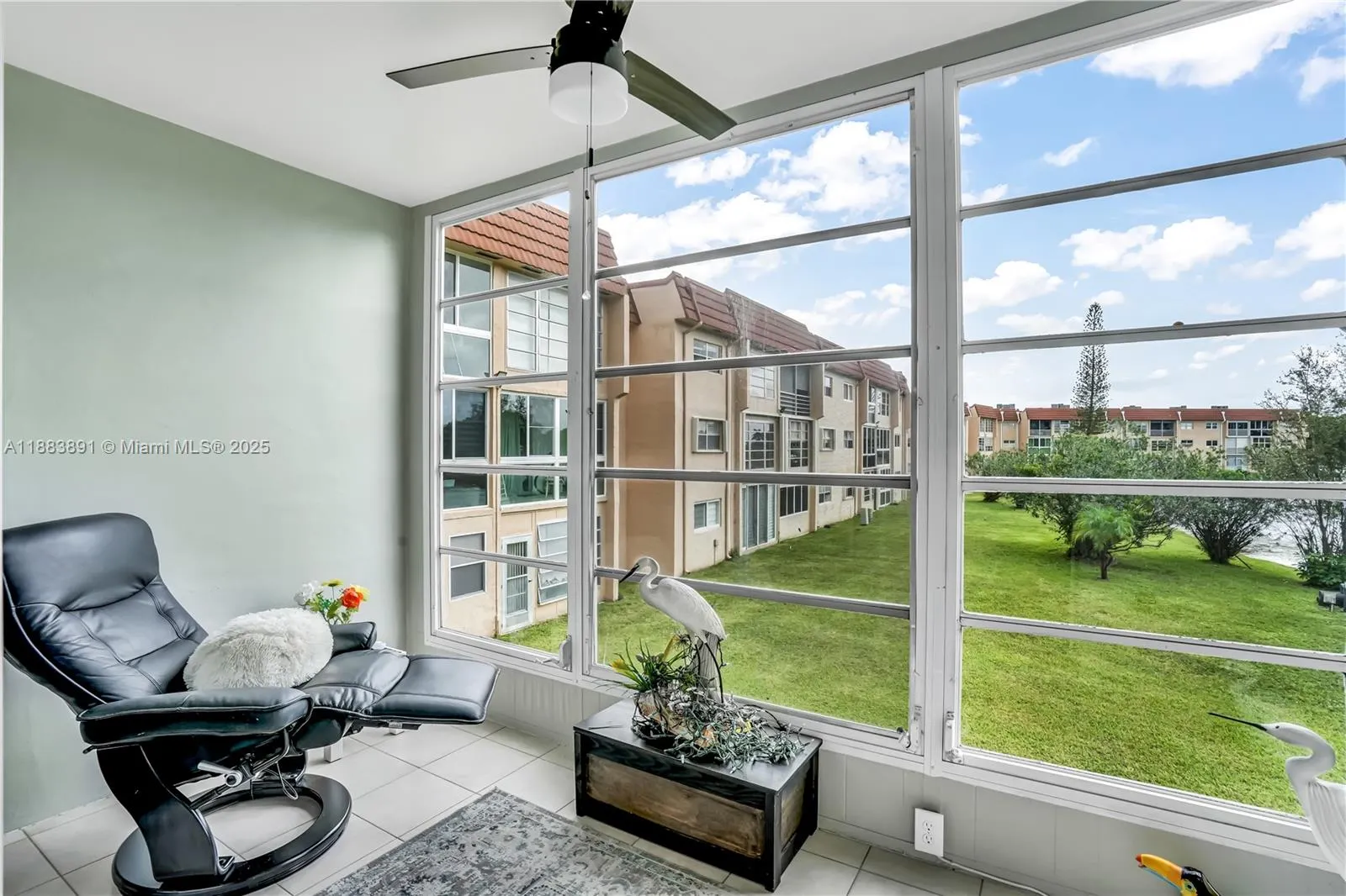 2741 N Pine Island Rd, #208
